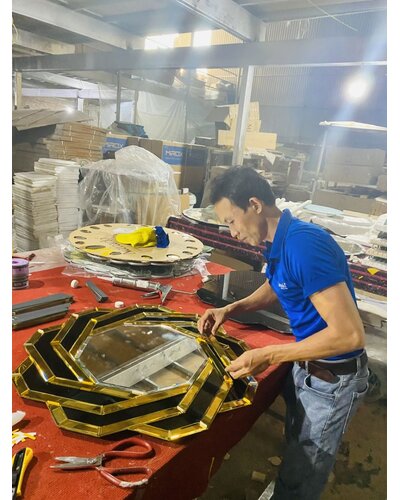 Gương phòng tắm khung inox hoa đào Peach NAV 3018-IN